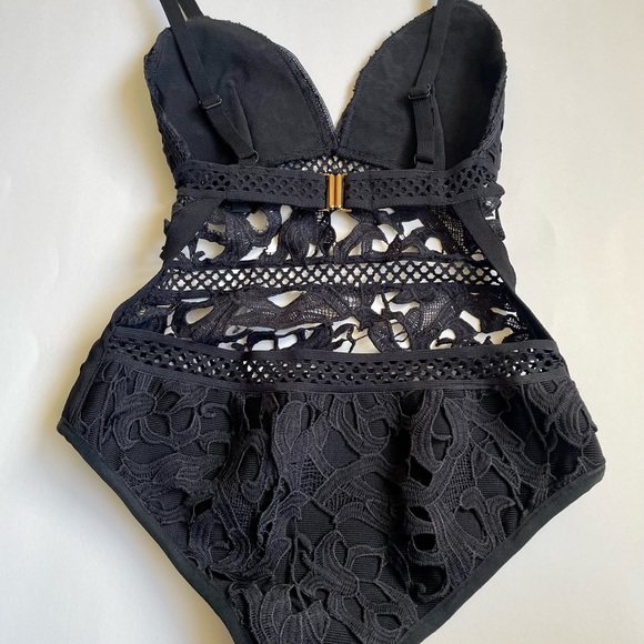 Misguided black one piece swimsuit. - Picture 5 of 5